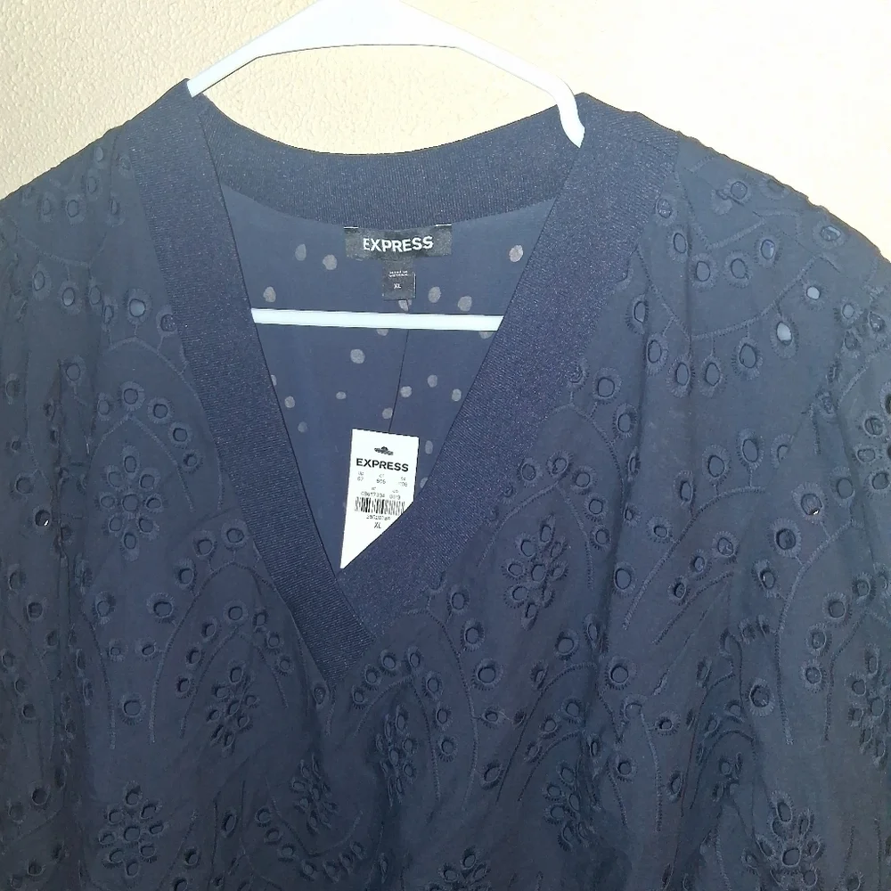 Express NWT navy blue eyelet, V-neck blouse, Pop Over Cotton XL